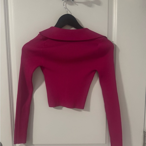 Babaton Aritzia Top Size XXS but fits a small - Picture 3 of 3